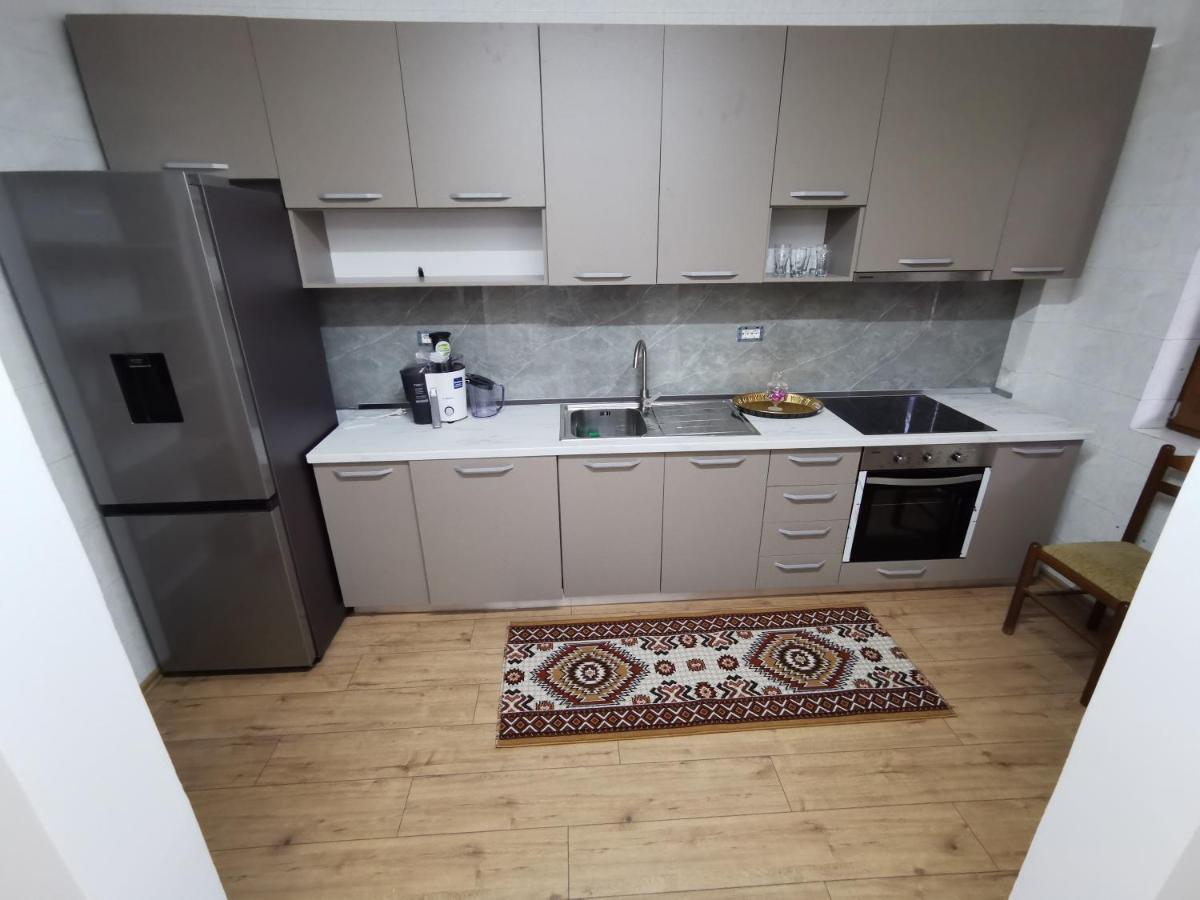 Bujtina Valgent Bed & Breakfast Berat Bagian luar foto