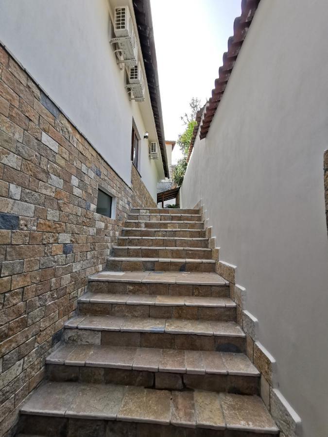 Bujtina Valgent Bed & Breakfast Berat Bagian luar foto